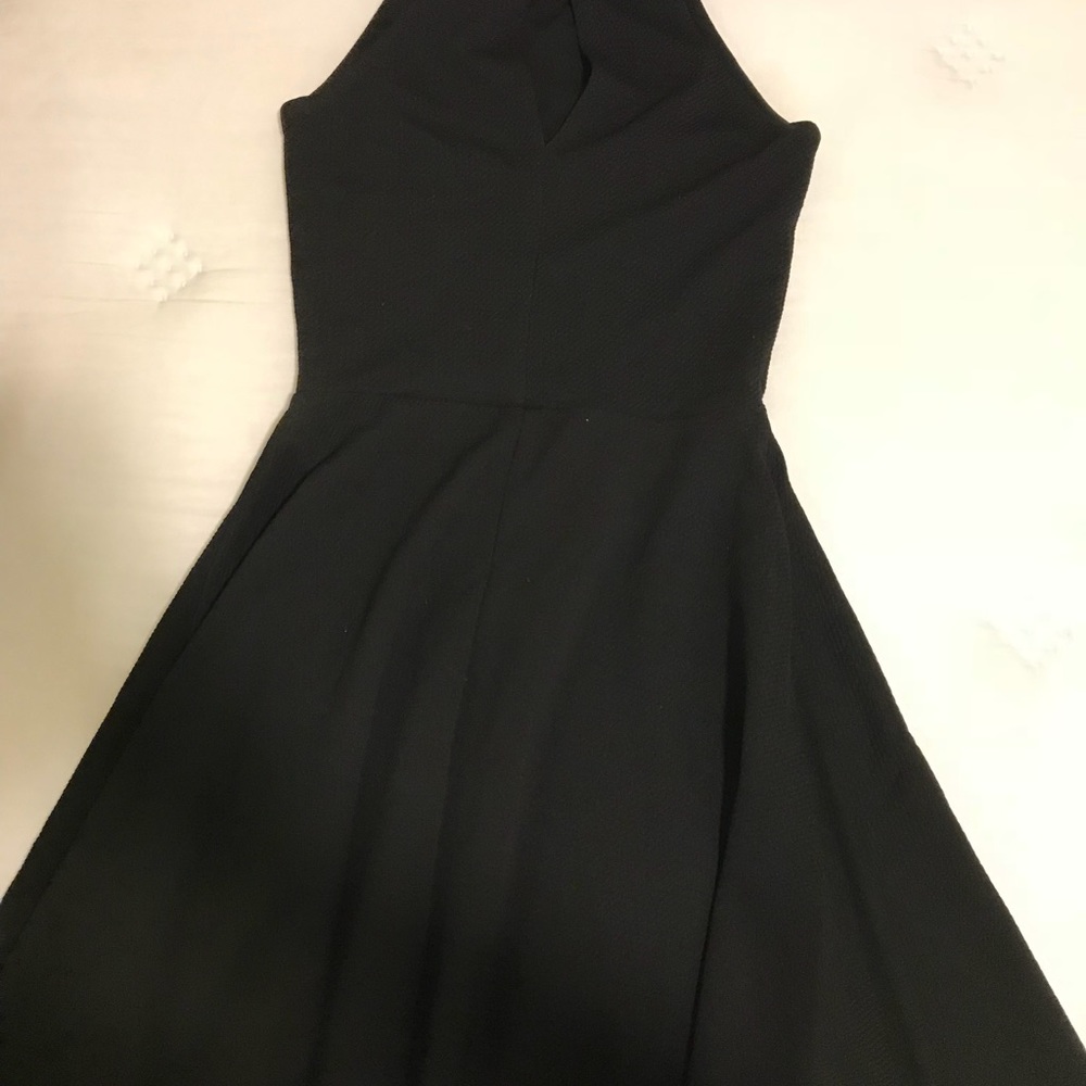 Black dress - Picture 4 of 4